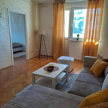 Apartment Stan Na Dan Vrsac